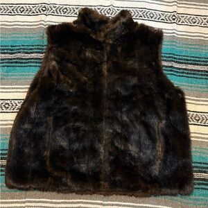 Women’s Faux Fur Vest - Brown